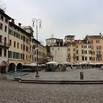 Centro Storico Deluxe Flat